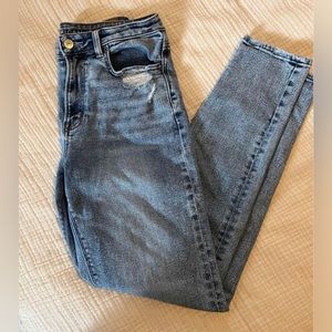 American Eagle Mom Jean